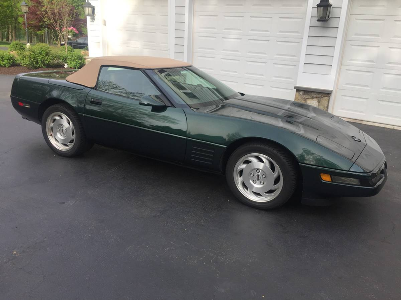 Illustration for article titled At $14,750, Could This 1993 40th Anniversary Year Chevy Corvette be Your Party Favor?